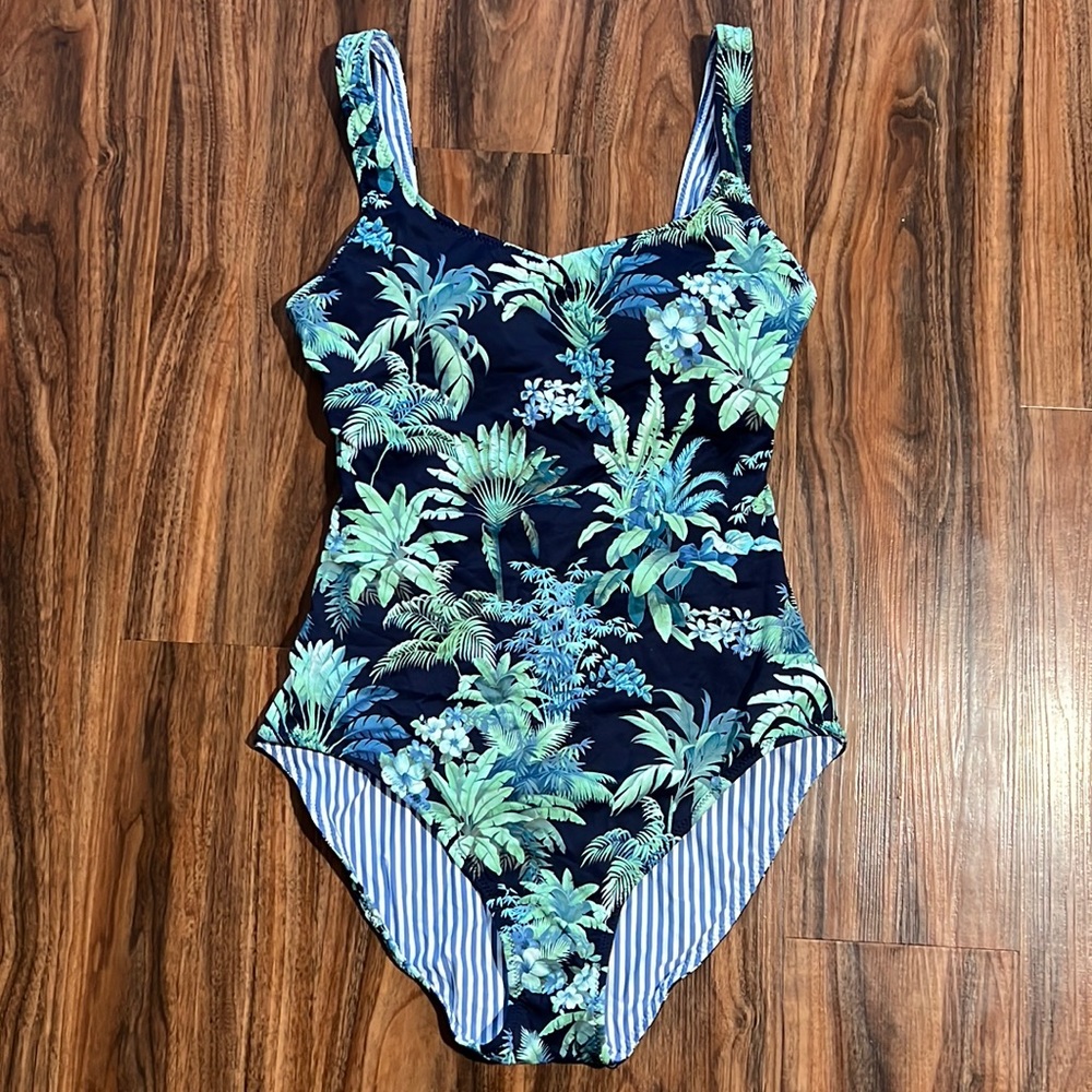 Tommy Bahama Art Of Palms Reversible Lace Back One Piece - Picture 4 of 16